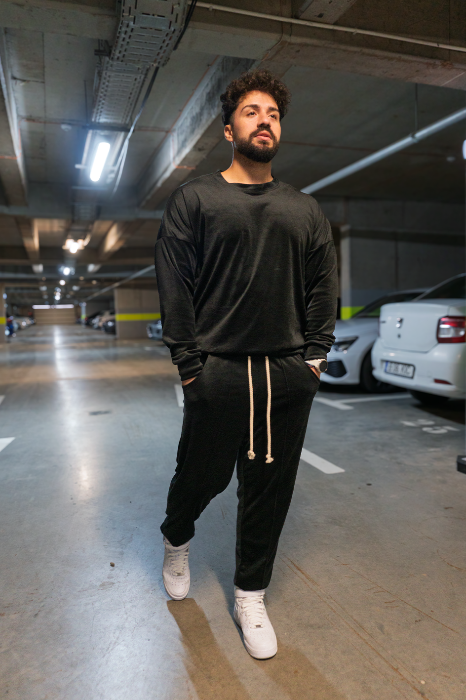 Trening Zenit Negru, trening pentru barbati din catifea de la Adam Collection, fabricat in romania, calitativ la pret accesibil